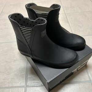 London Fog Piccadilly Waterproof Rain Boots